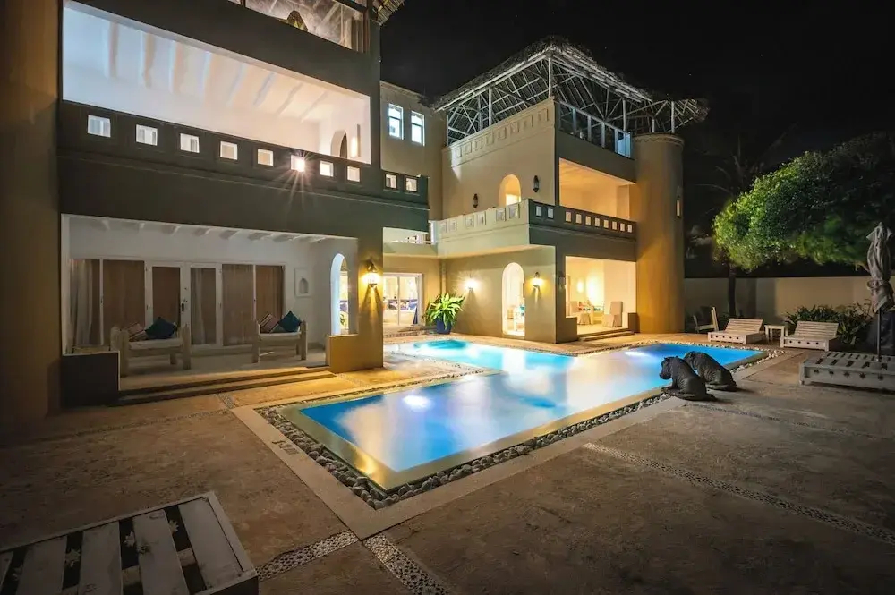 Amani Beachfront Villa by YourHost - фото 16