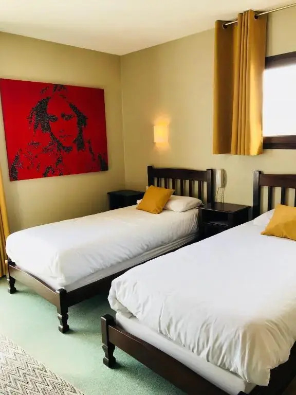 標準雙人房，兩張床