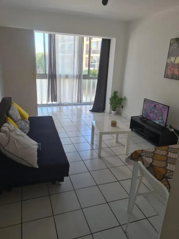 Voir la photo 3 — T2 Carry Le Rouet Centre Ville Proche De La Mer