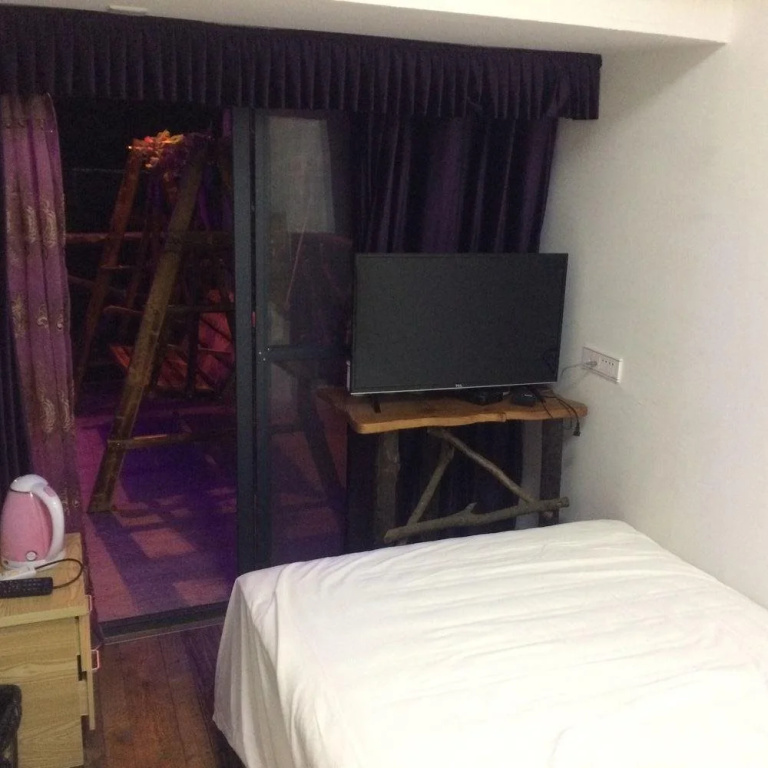 Lishui Liandu Red House Inn
