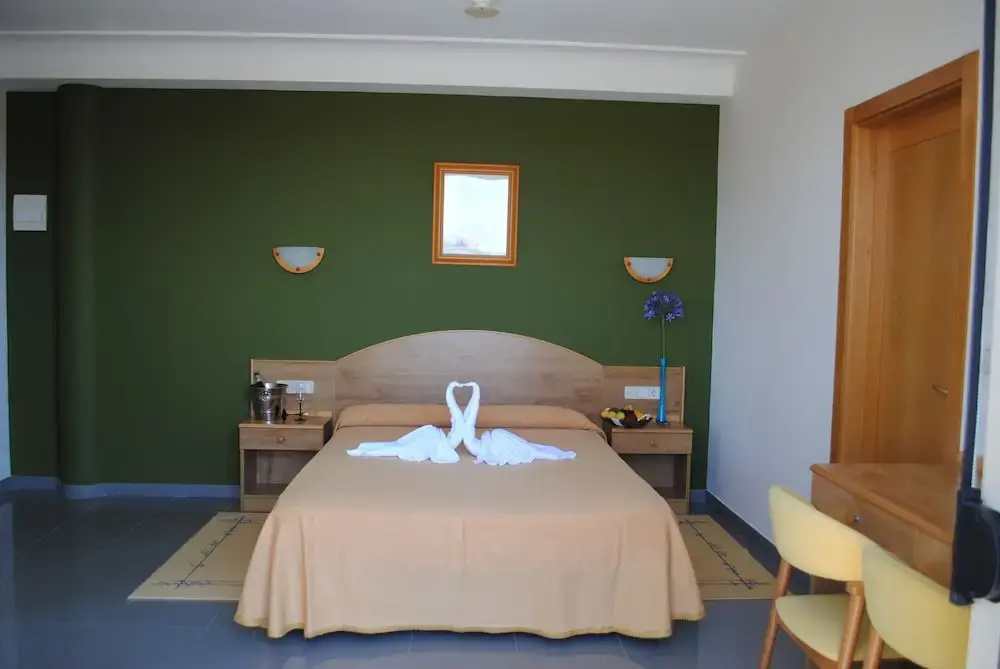 Superior Double room with balcony (full double bed)
