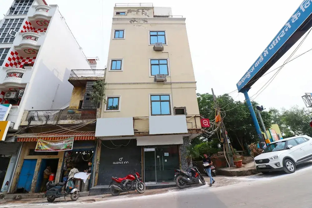 OYO 18753 Hotel Glance Inn