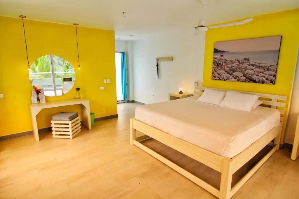 Standard room with pool view