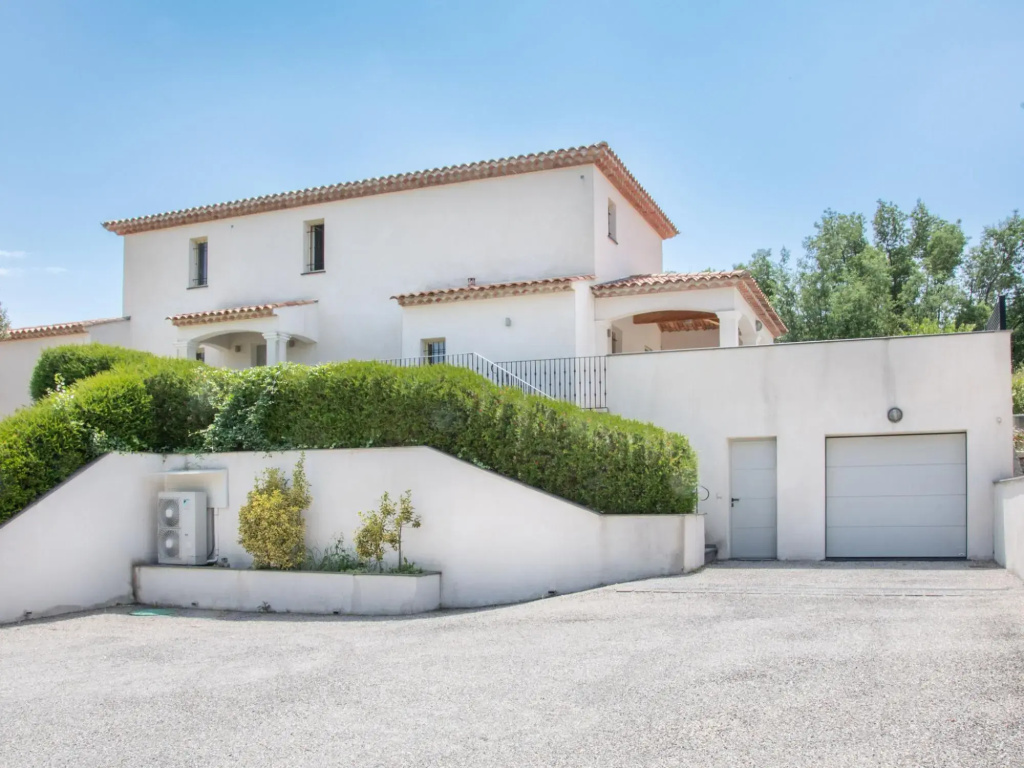 Cozy Villa in Le Plan-de-la-tour With Private Swimming Pool