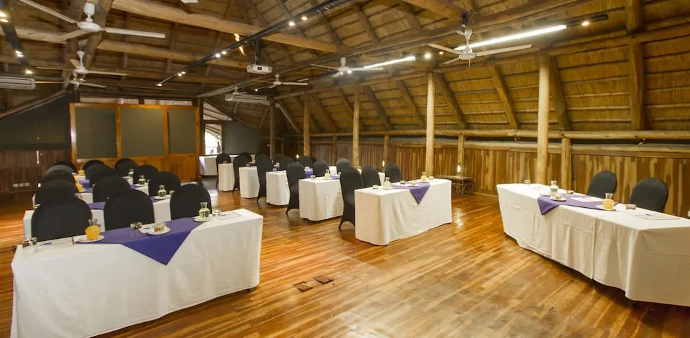 Victoria Falls Safari Suites - Général