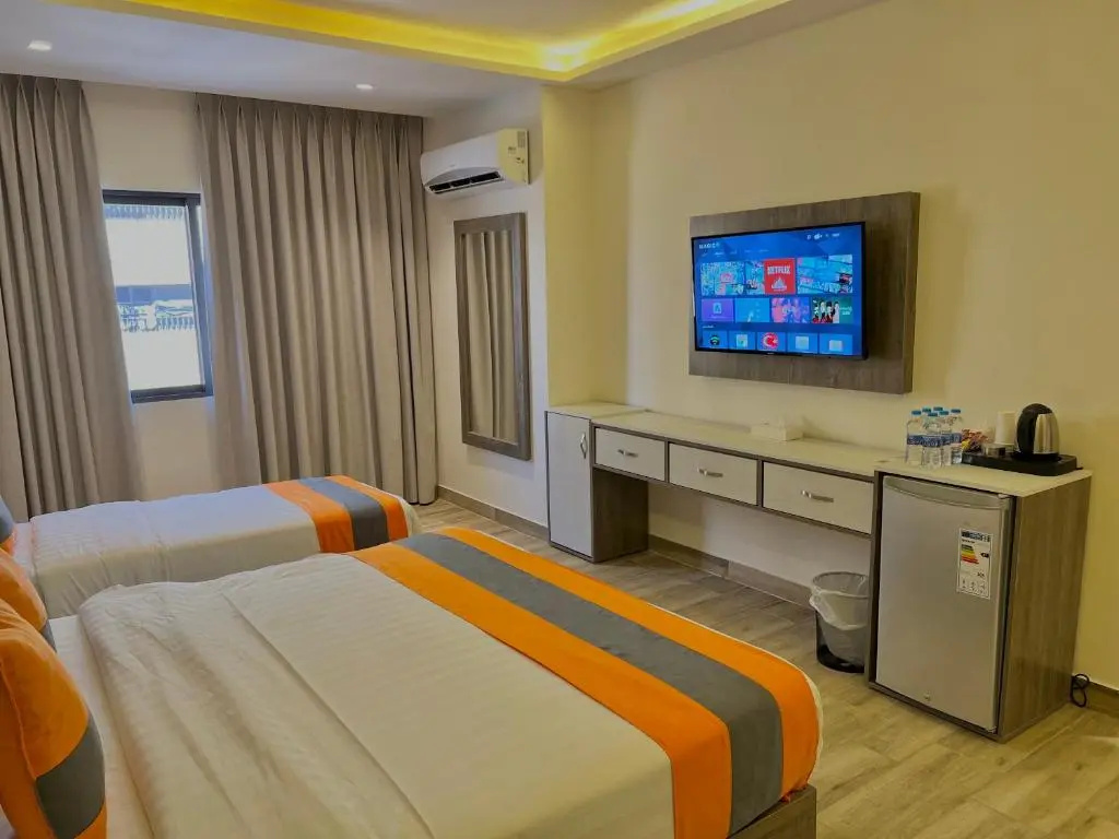 Deluxe Double room (full double bed)