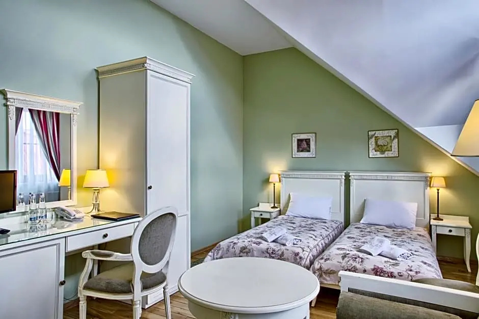 Villa Estera - Hotel & Restauracja - Chambres