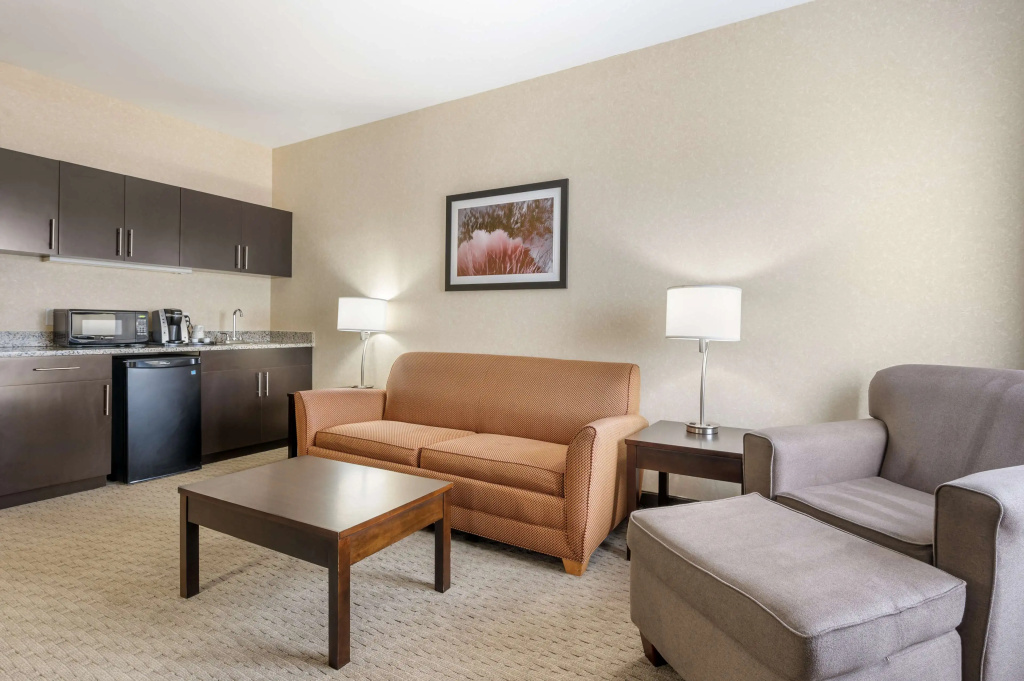 Double Suite (full double bed)