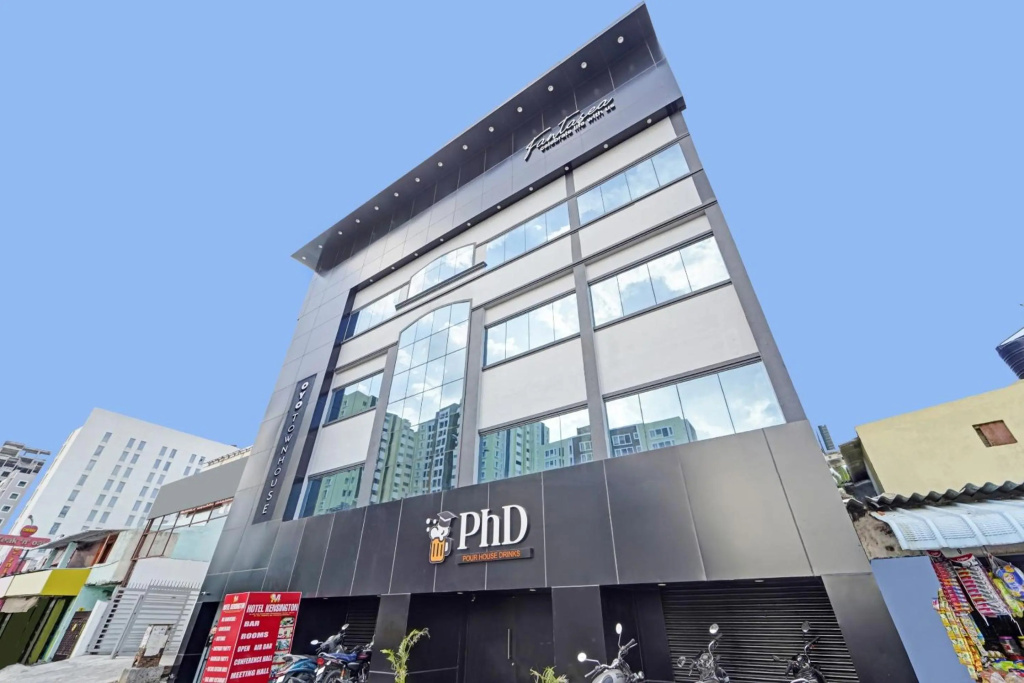 OYO Townhouse 1090 Fantasea Hotels