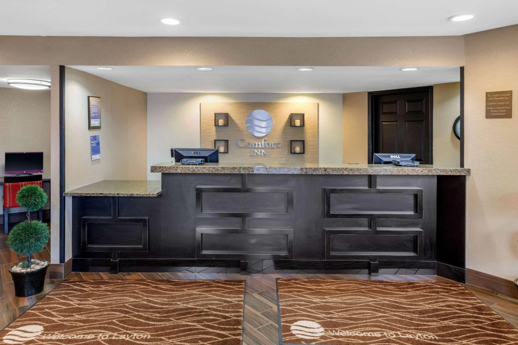 Lobby & Reception