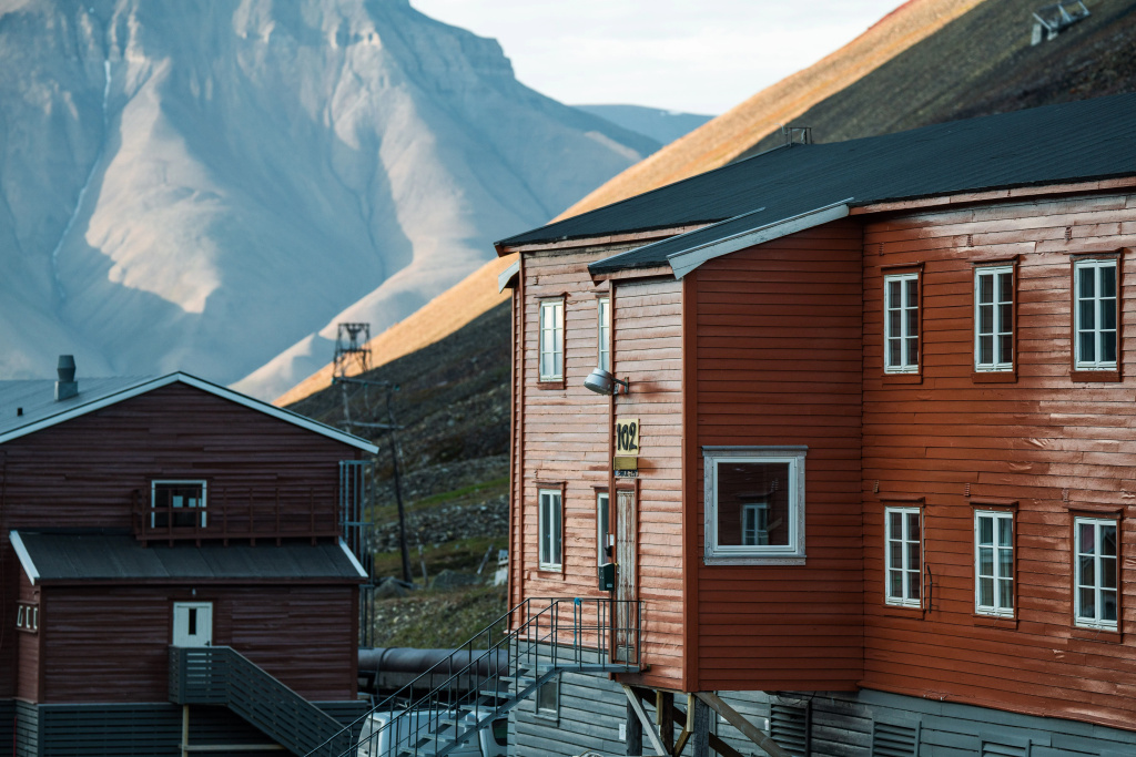 Gjestehuset 102 - your home away from home!