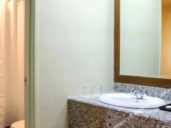 Bukit Merah Laketown Resort