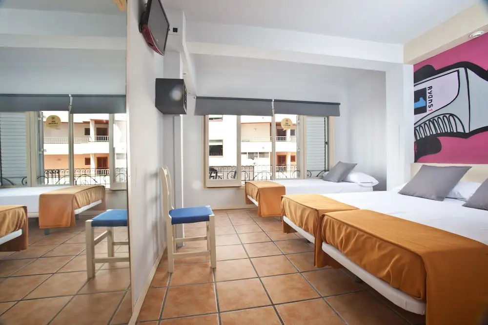 Standard Double room with balcony (full double bed)