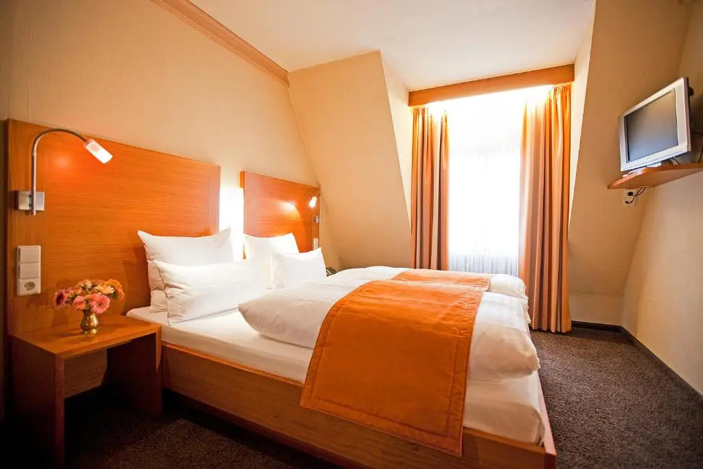 Standard Double room (full double bed)