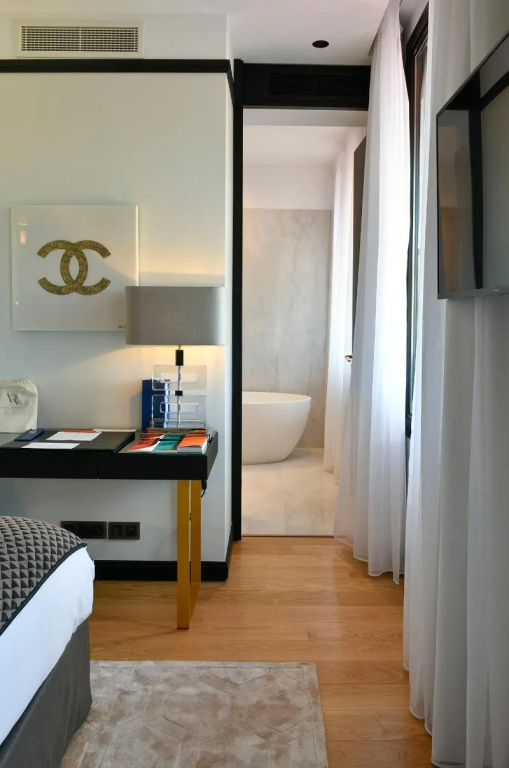 Deluxe Double room with sea view (full double bed)