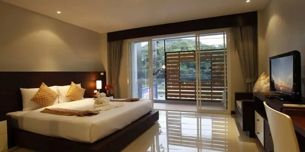 Deluxe Double room with balcony (full double bed)