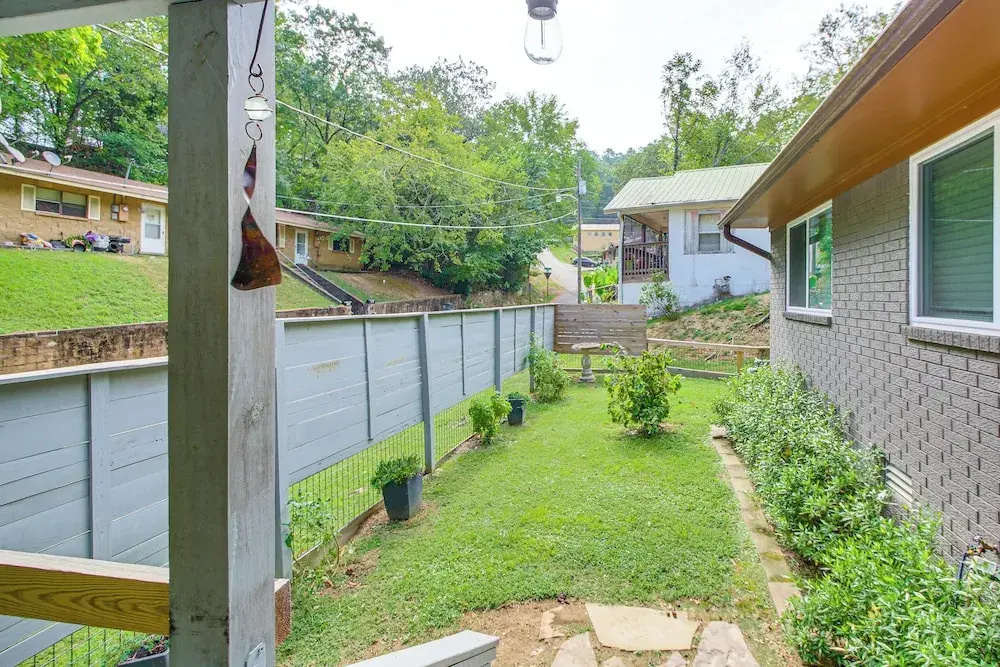 Walk to Bathhouse Row: Dog-friendly Home! - фото 8