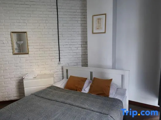 Двухместный номер Standard с балконом двуспальная кровать в Hannah Inn budget hotel