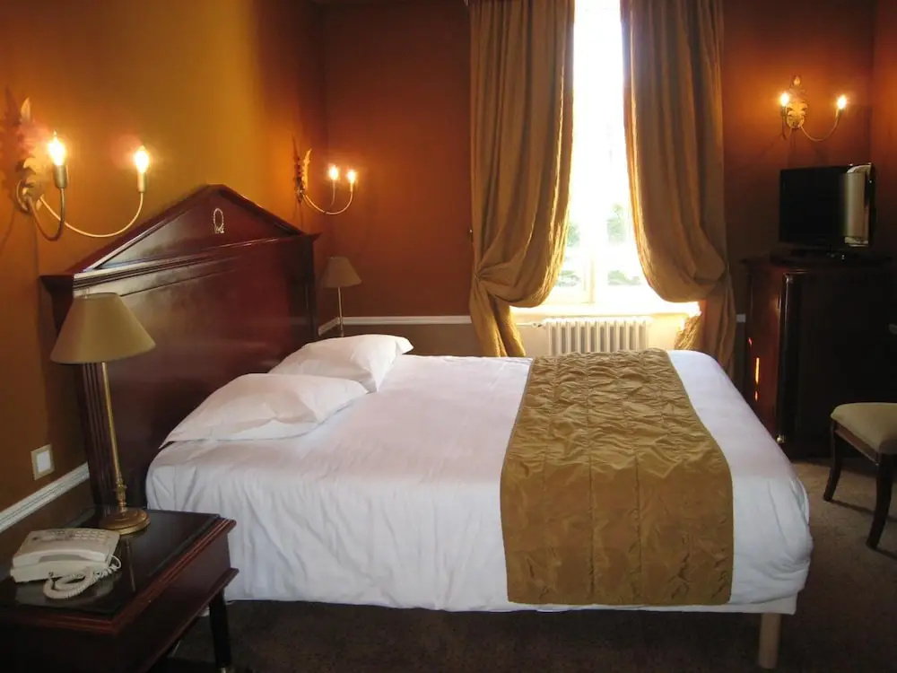 Afficher la photo 7 — Logis Hôtel Les Maréchaux