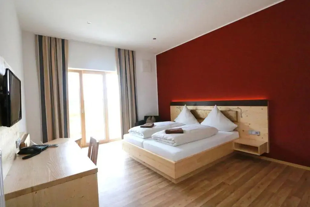 Standard Double room (full double bed)