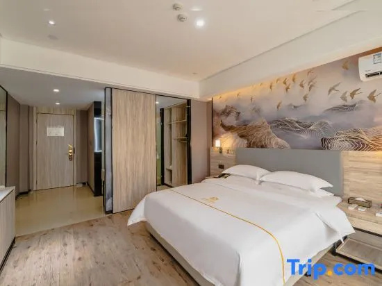 Standard Double room with balcony (full double bed)