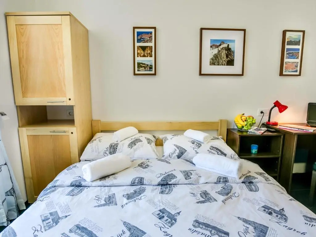 Deluxe Double room with balcony (full double bed)