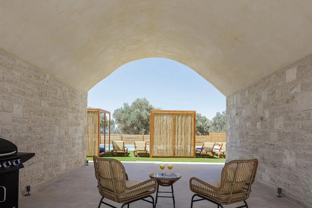 Mandana Villa - With Heated Pool Jacuzzi