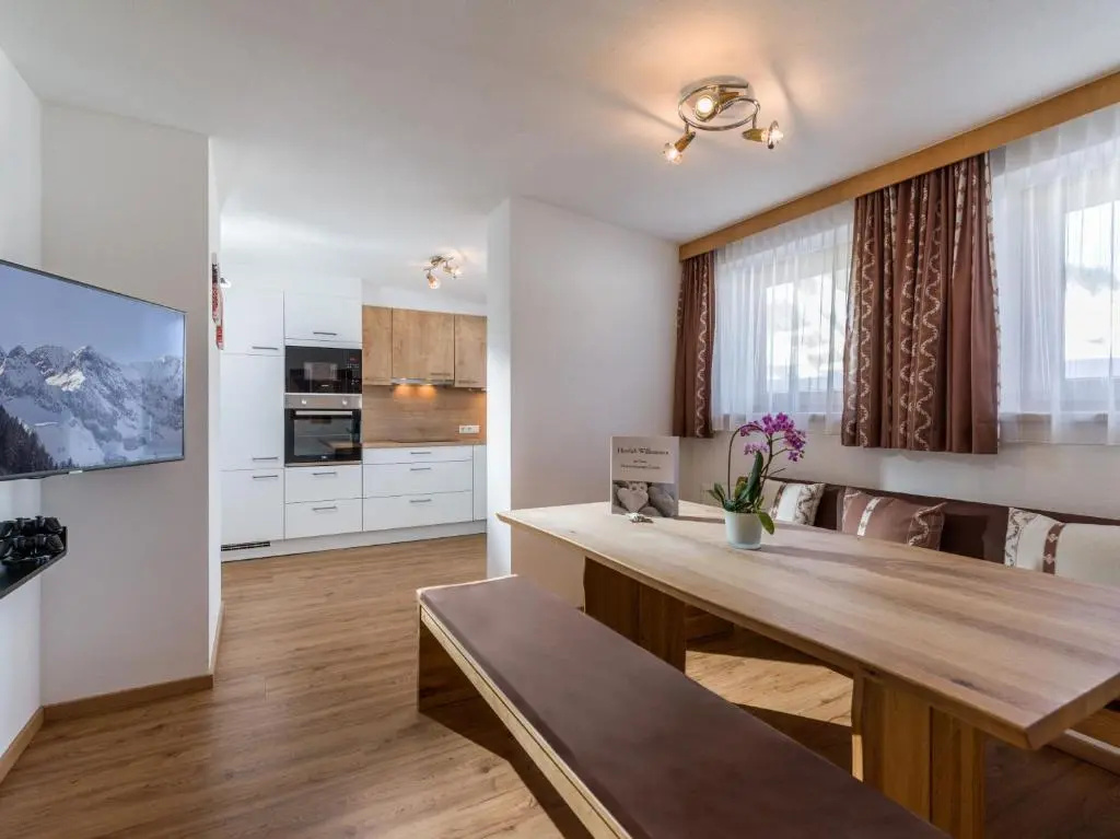 3 Bedrooms Apartment with balcony