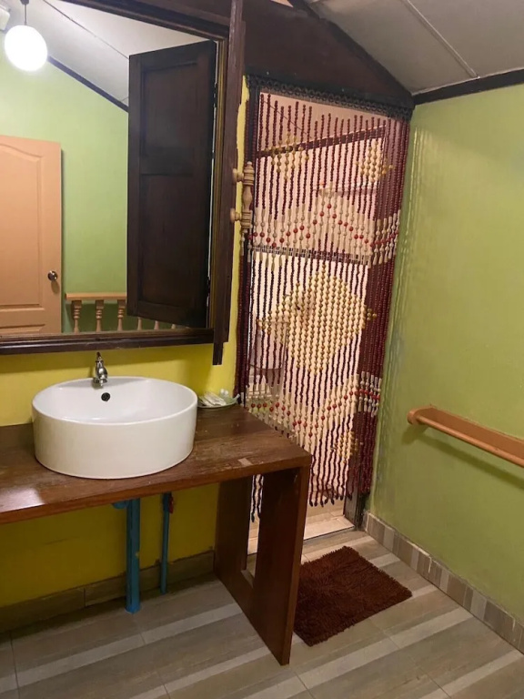 Deluxe Double room (full double bed)