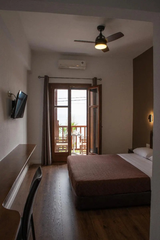 Standard Double room with sea view (full double bed)