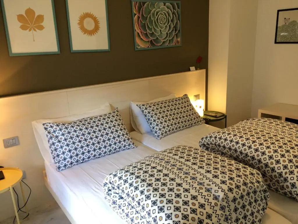 Standard Double room with balcony (full double bed)