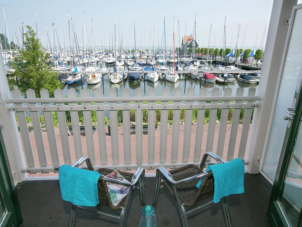 Cozy Holiday Home in Volendam Style on the Markermeer