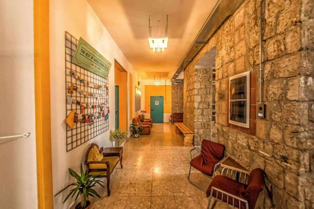 NeapolitanTrips Hostel and Bar
