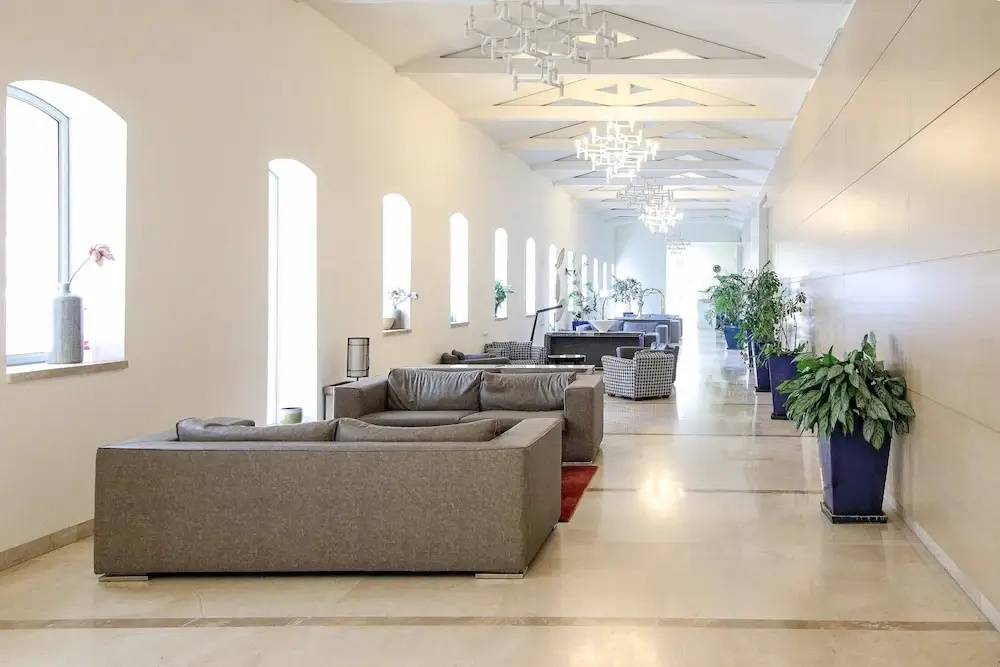 Lobby & Reception