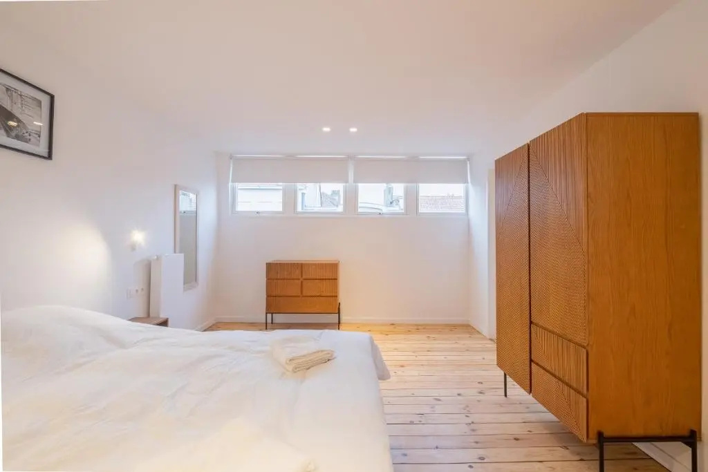 3 Bedrooms Apartment