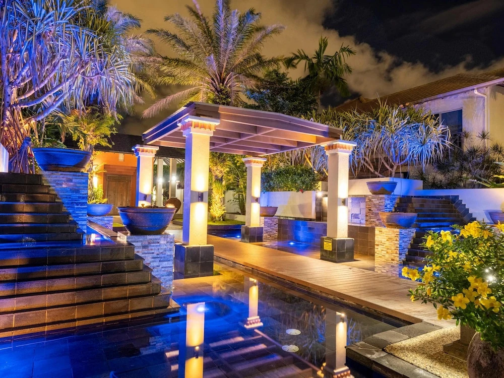 Leaf Luxe - 9 Pools BBQ Gym