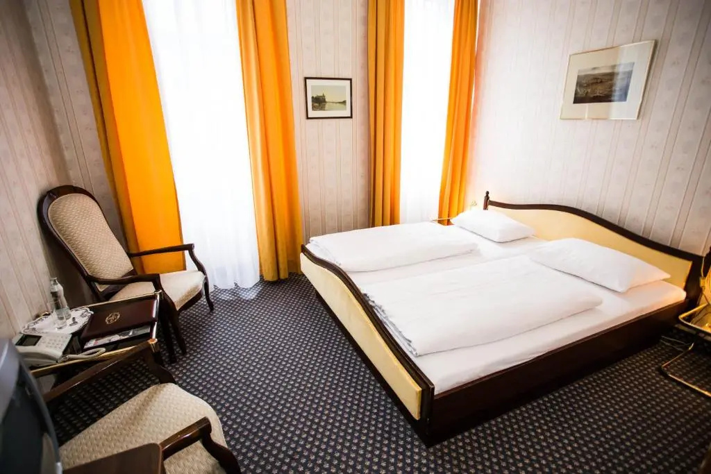 Standard Double room (full double bed)