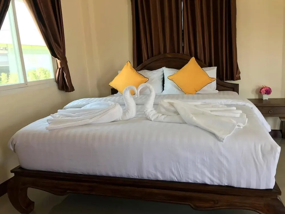 Deluxe Double room (full double bed)