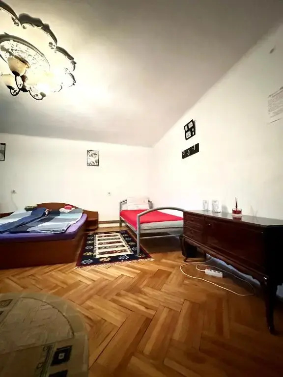 Economy room