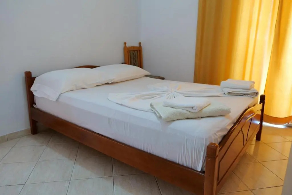 Standard Double room with balcony (full double bed)