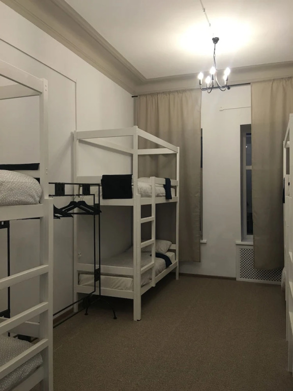 Кровать в общем номере (мужской номер) в Чехов хауз