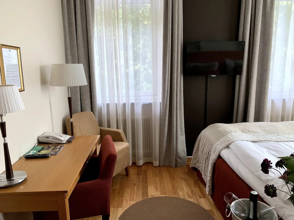Economy room