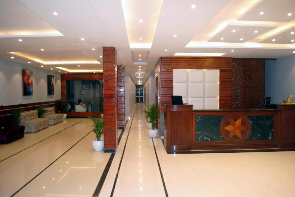 Lobby & Reception
