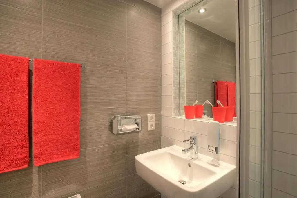 MEININGER Hotel Berlin Hauptbahnhof - Chambres