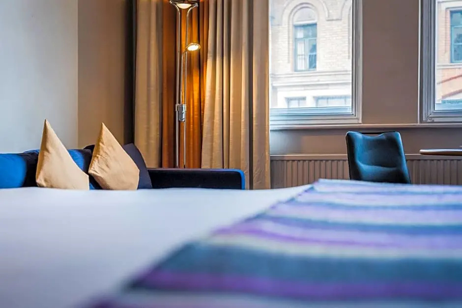 Townhouse Hotel Manchester Room Type - Classic Triple Room Townhouse Hotel Manchester Room Type - Classic Triple Room