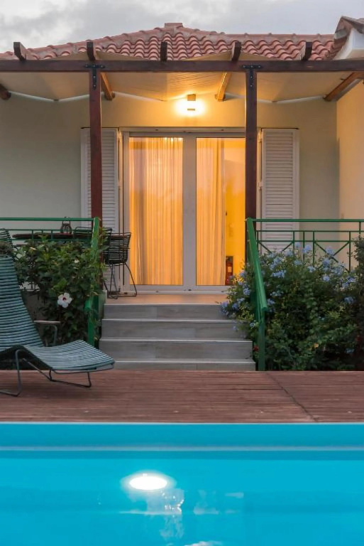 Artemis, Villa With Pool 250m To The Beach