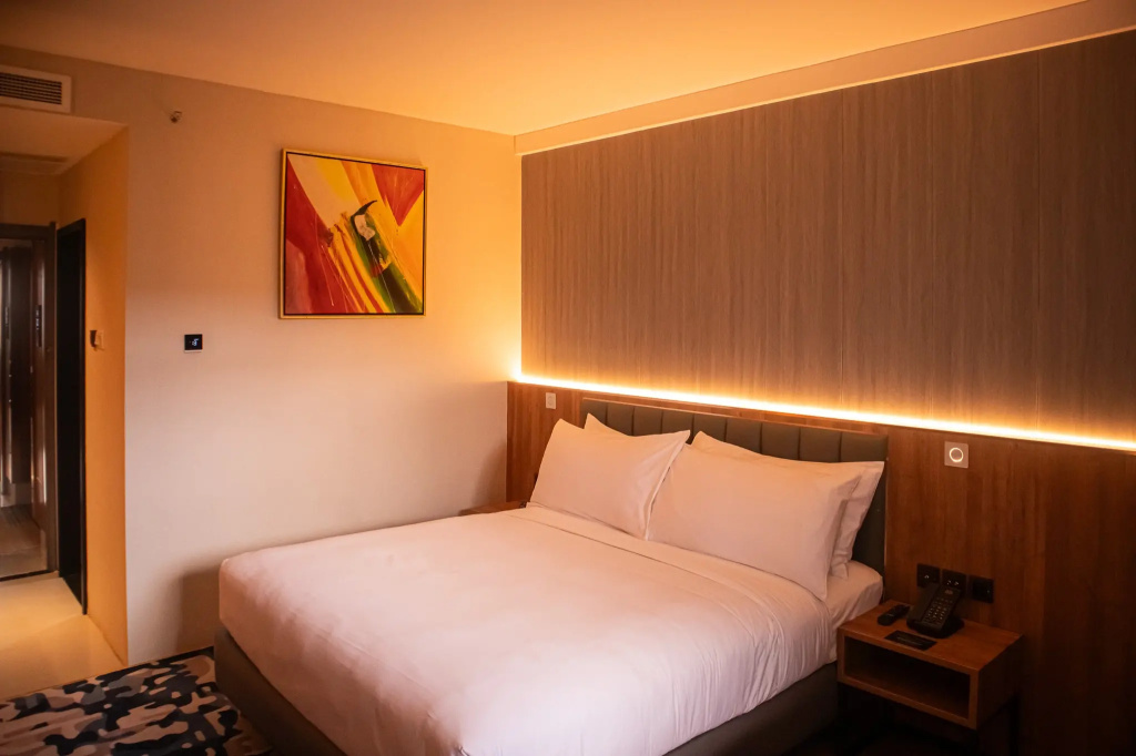 Deluxe Double room (full double bed)
