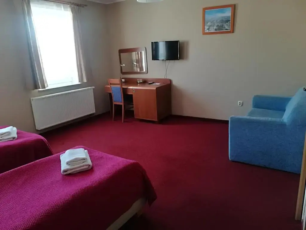 Standard Triple room