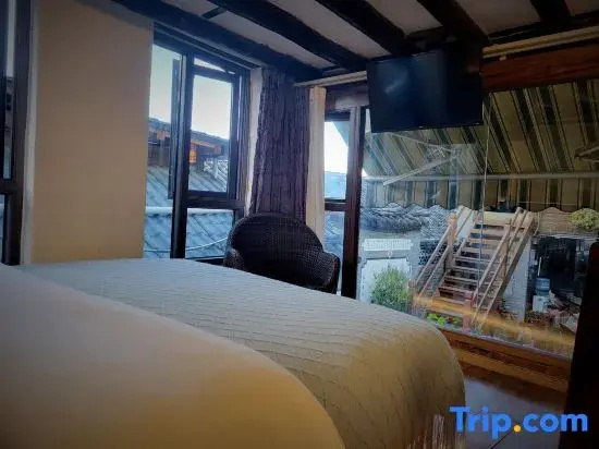 Standard Double Duplex room (full double bed)