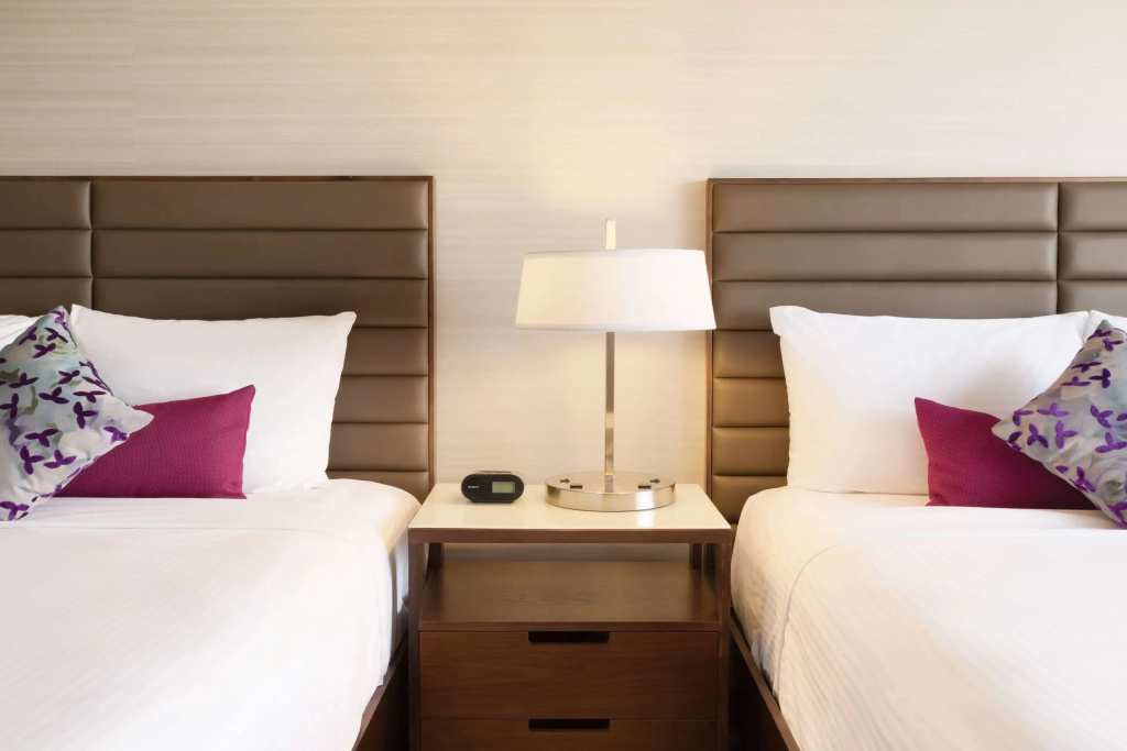Coast Edmonton Plaza Hotel by APA - Chambres